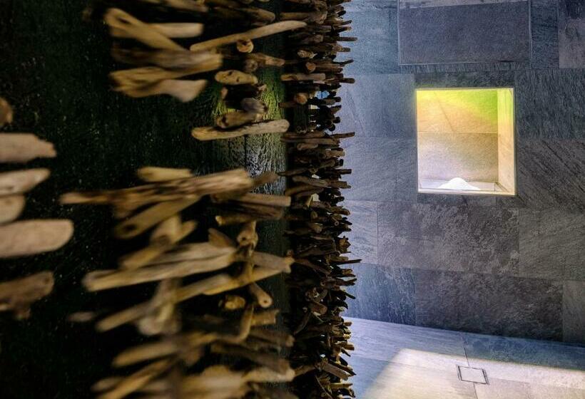 سوییت جونیور با بالکن, Sedona Lodge