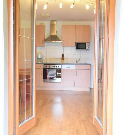 شقة غرفة واحدة, Valerie