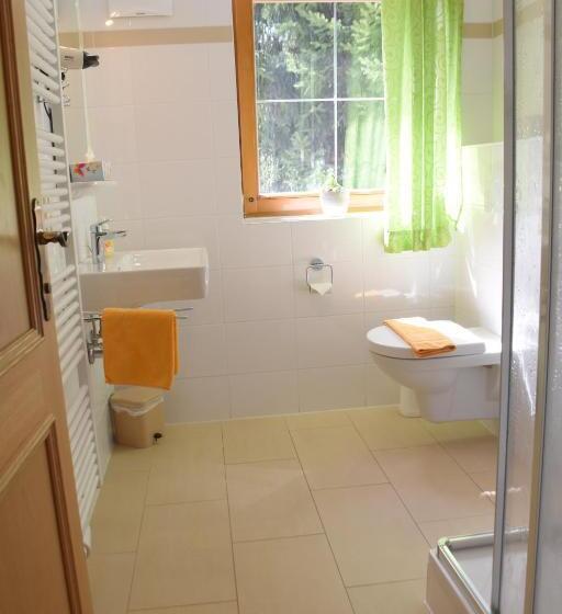 Family Suite, Valerie