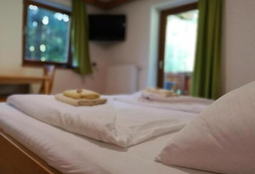 شقة غرفة نوم واحدة مزودة بشُرفة, Valerie