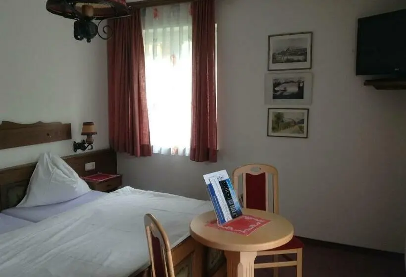 Standard-huone, Zum Toni