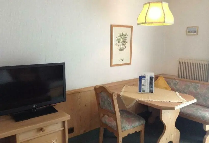 Comfort-huone, Zum Toni