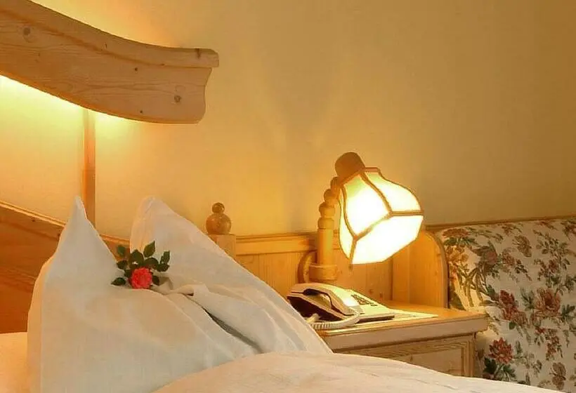 Comfort-huone, Zum Toni