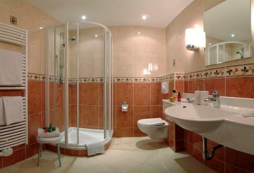 Номер Комфорт, Zum Toni