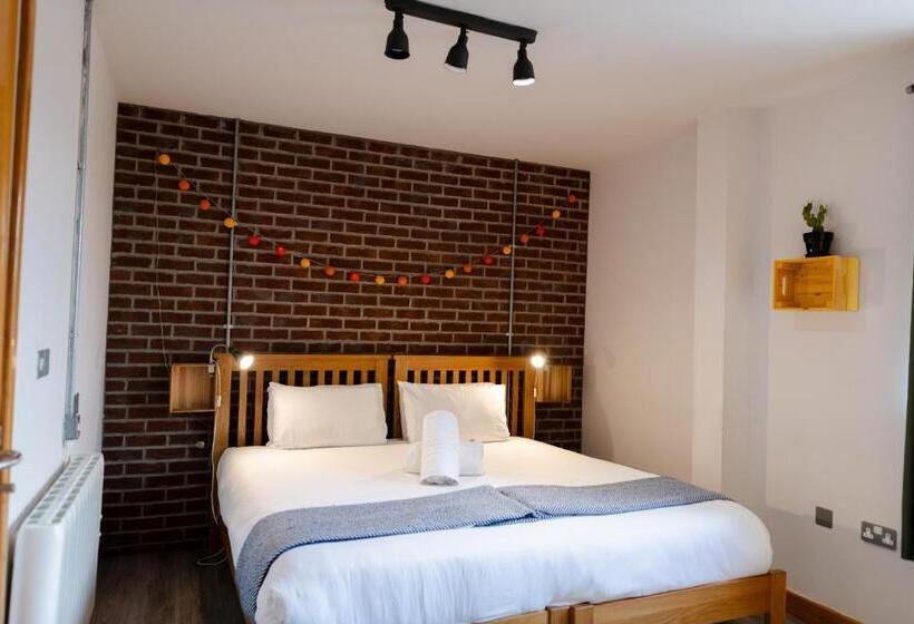 اتاق استاندارد, The Nest Boutique Hostel