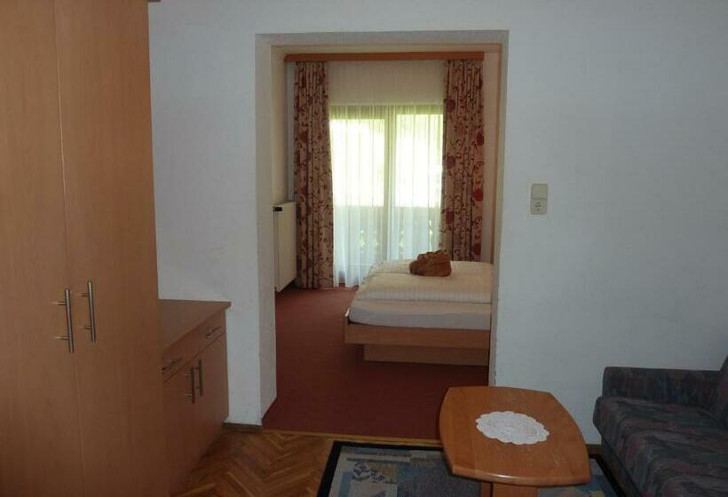 חדר סטנדרט לשלושה עם מרפסת, Alpenhotel Badmeister