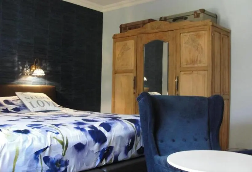 Superior Kolmen Hengen Huone, B&b Hedera