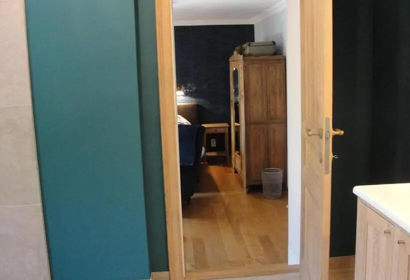 Superior Kolmen Hengen Huone, B&b Hedera