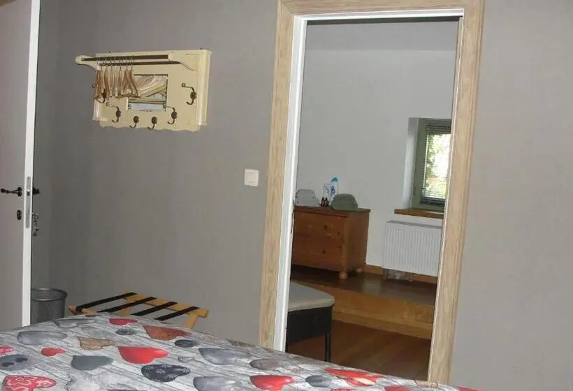 Superior Neljän Hengen Huone, B&b Hedera