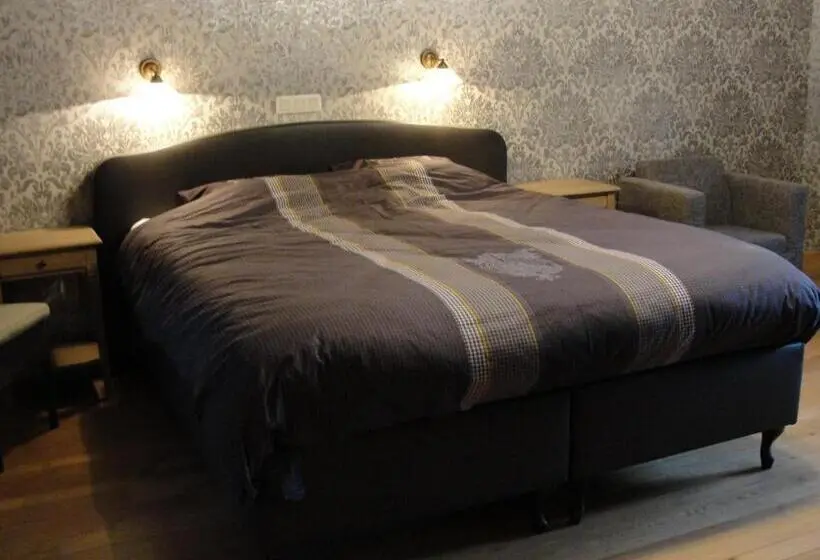 Superior Neljän Hengen Huone, B&b Hedera