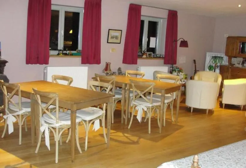 Superior Neljän Hengen Huone, B&b Hedera