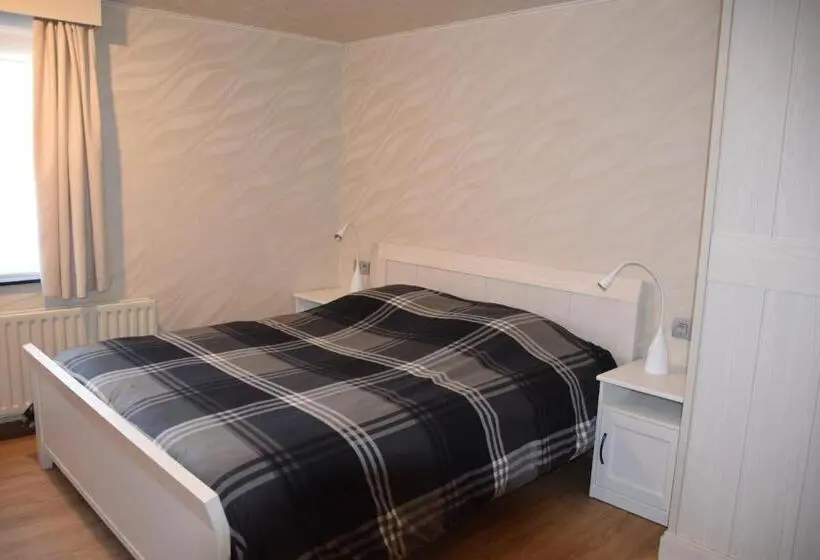 Standard-huone Jaettu Kylpyhuone, B&b Jo   Li