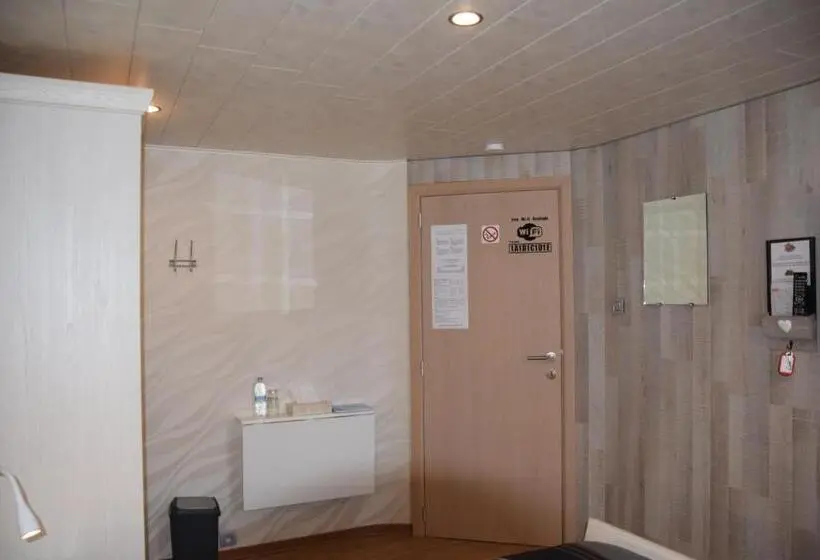 Standard-huone Jaettu Kylpyhuone, B&b Jo   Li