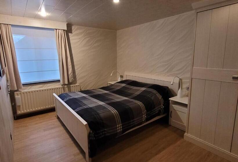 اتاق استاندارد با سرویس بهداشتی مشترک, B&b Jo   Li