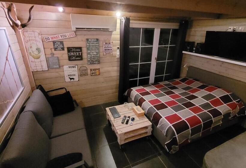 בקתת חדר, B&b Jo   Li