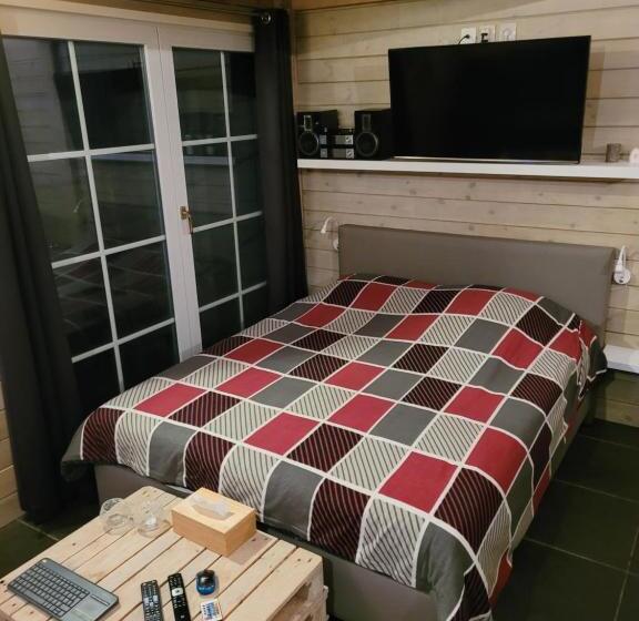 בקתת חדר, B&b Jo   Li