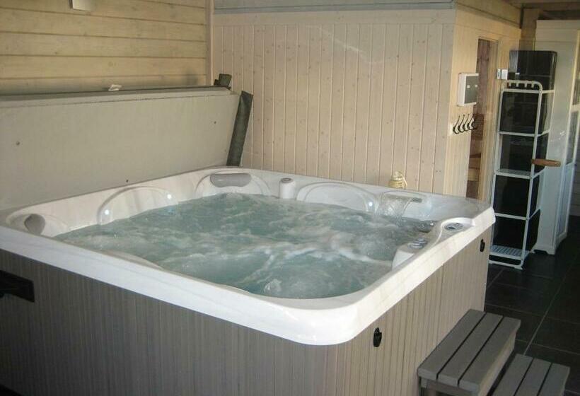 בקתת חדר, B&b Jo   Li