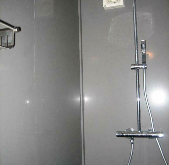 בקתת חדר, B&b Jo   Li