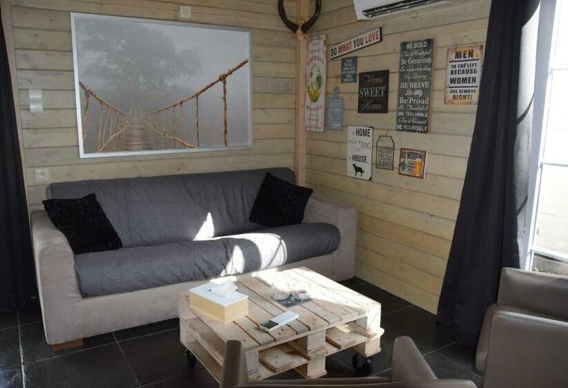 בקתת חדר, B&b Jo   Li