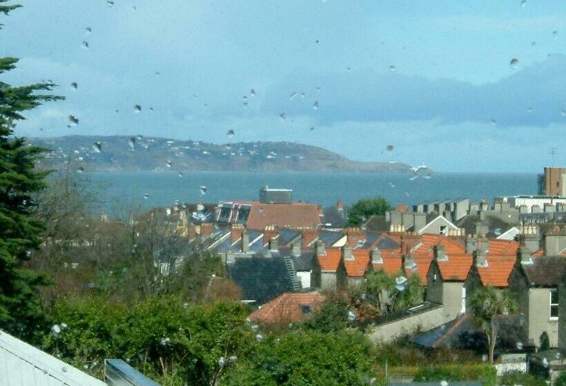 4인용 스탠다드 룸, Claremont House