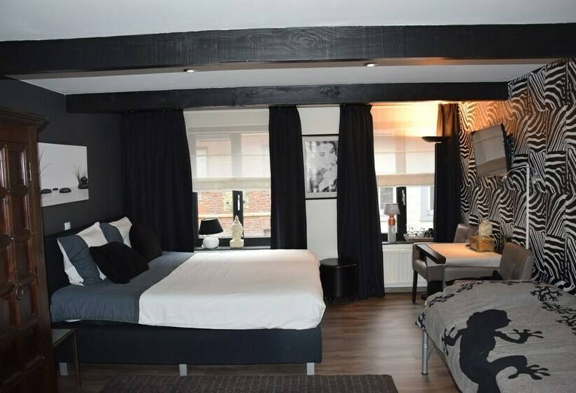 豪华三人间, De Koddige Kater