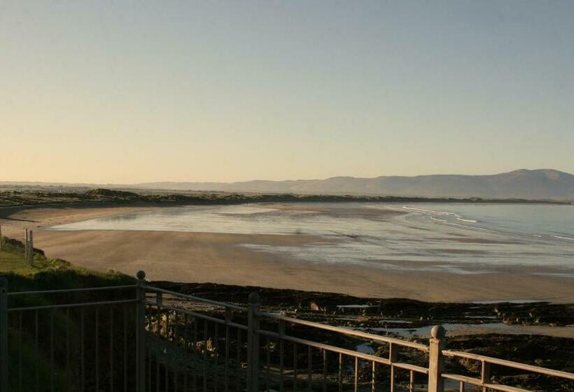 غرفة عائلية مطلّة علي البحر, O'neill's Bed&breakfast