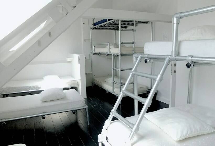 تختخواب در اتاق مشترک, Hostel 47