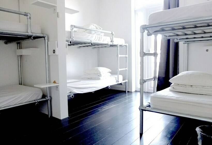 اتاق استاندارد چهارنفره با سرویس بهداشتی مشترک, Hostel 47