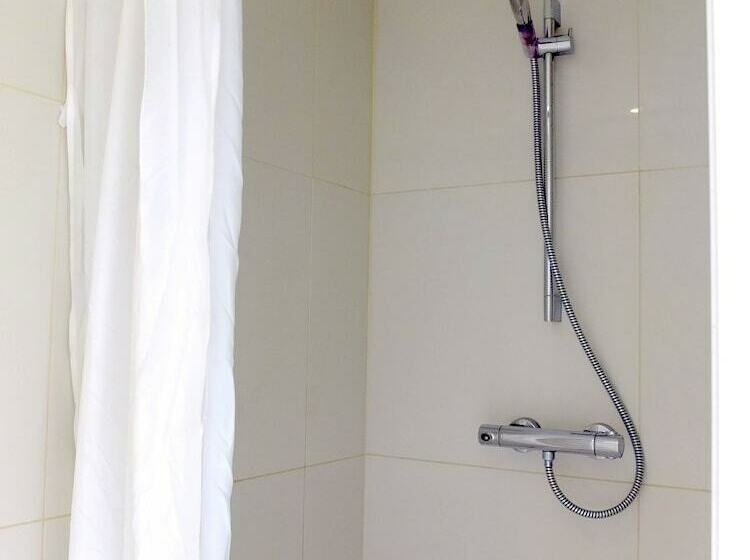 스탠다드 4인용 룸 공용 욕실, Hostel 47