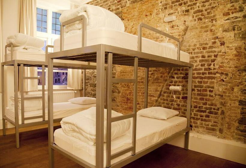 ルームシェアのワンベッド, Hostel Uppelink