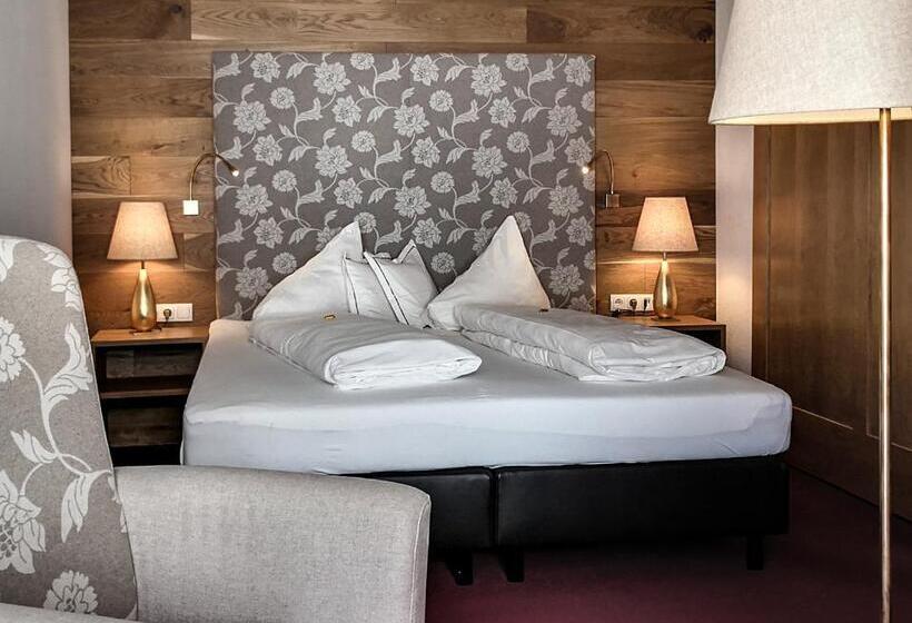 可观山景的小型套房, Alpenresort Walsertal