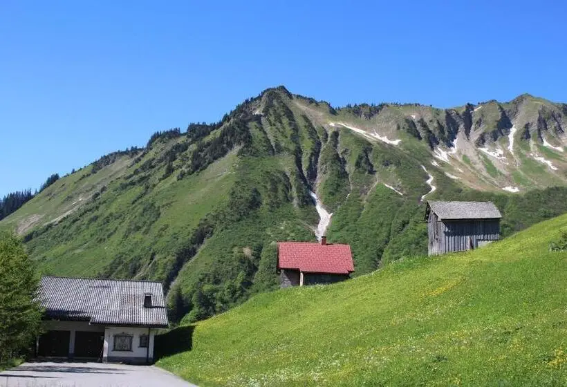 Mökki 1 Makuuhuone, Alpenresort Walsertal