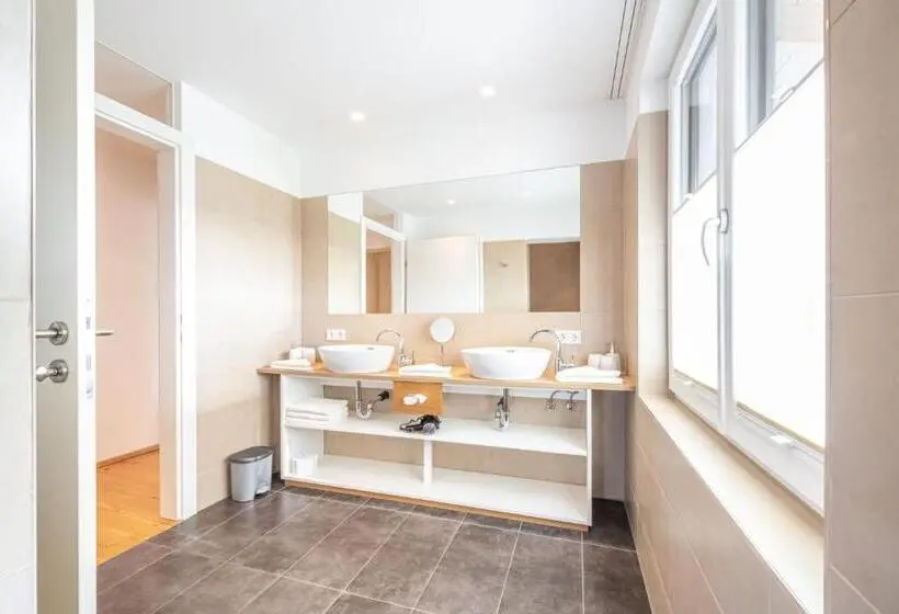 Chambre Standard, Loy