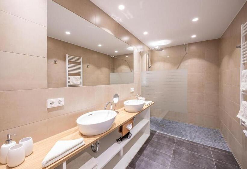 غرفة قياسية, Loy