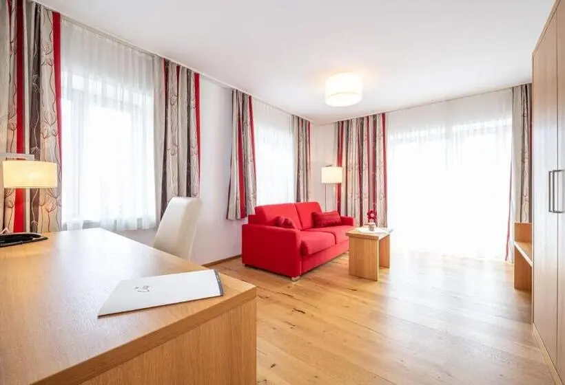 Suite Deluxe, Loy