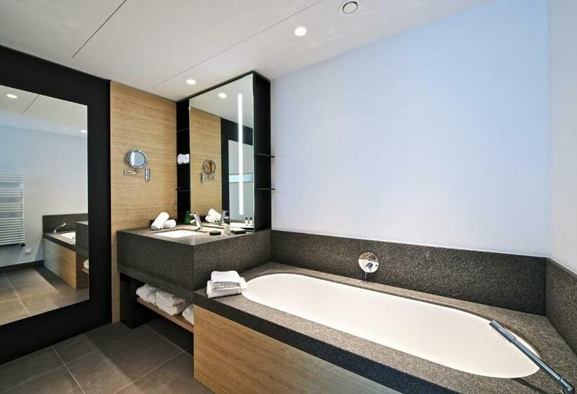 جناح بريميوم, Domaine De Naxhelet