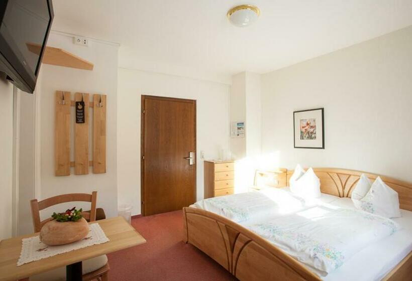 غرفة عائلية, Pension Edelweiss   Bergdorf Gargellen 1423m