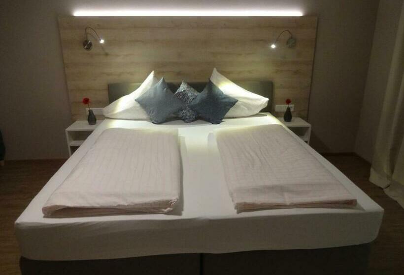 غرفة كلاسيكية مع بلكونة, Seegasthof Breineder   Familien & Seminar