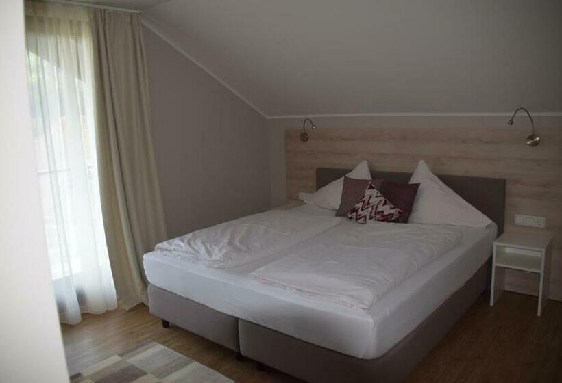 غرفة قياسية فردية مزودة بشُرفة, Seegasthof Breineder   Familien & Seminar