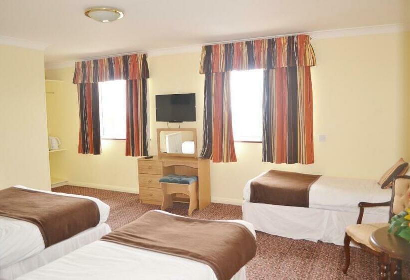 חדר סטנדרט לשלושה, Teac Jack