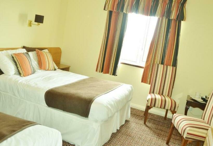 חדר סטנדרט לשלושה, Teac Jack