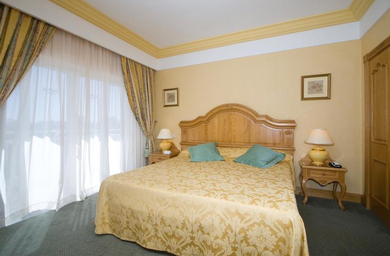 Номер Стандарт, Armcashel B&b