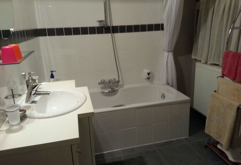 غرفة ديلوكس, B&b Lomolen