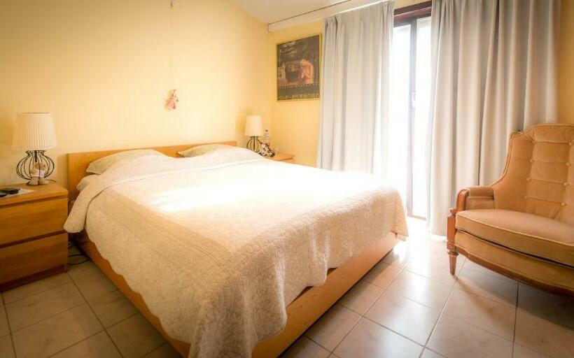 غرفة قياسية, B&b Yaca