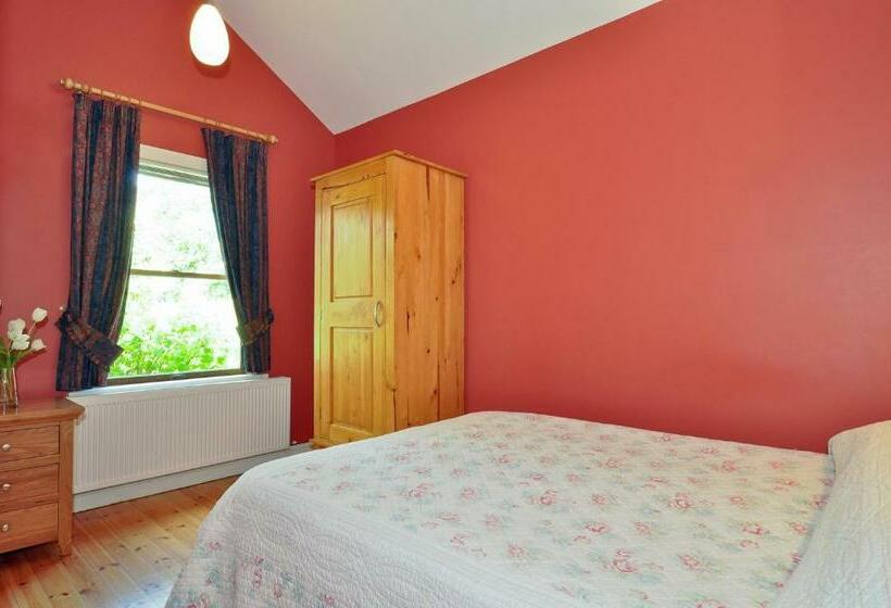 Standard Room, Ash Grove House