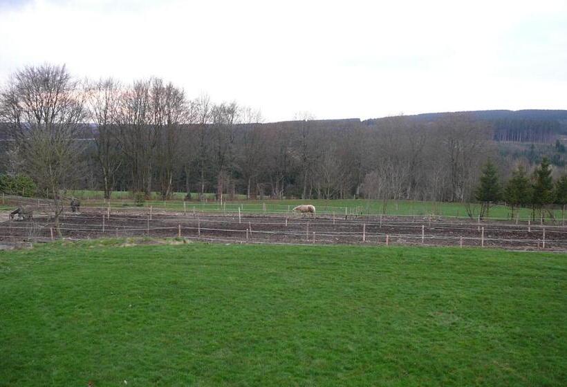 스탠다드 트리플 룸, Le Bernister Parking Privé