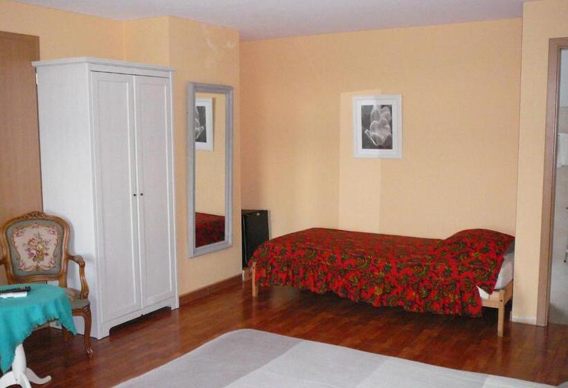 스탠다드 트리플 룸, Le Bernister Parking Privé