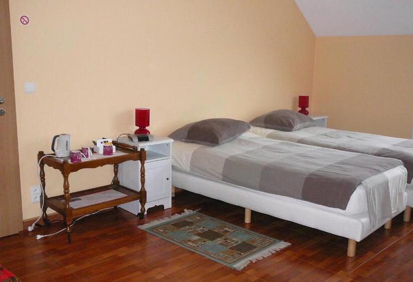 스탠다드 트리플 룸, Le Bernister Parking Privé