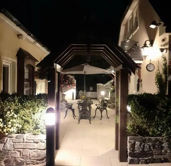 スイート, Riverside Lodge