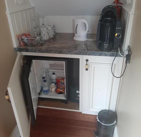 스탠다드 트리플 룸, Riverside Lodge